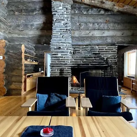 Villa Saariselkae Log Villa